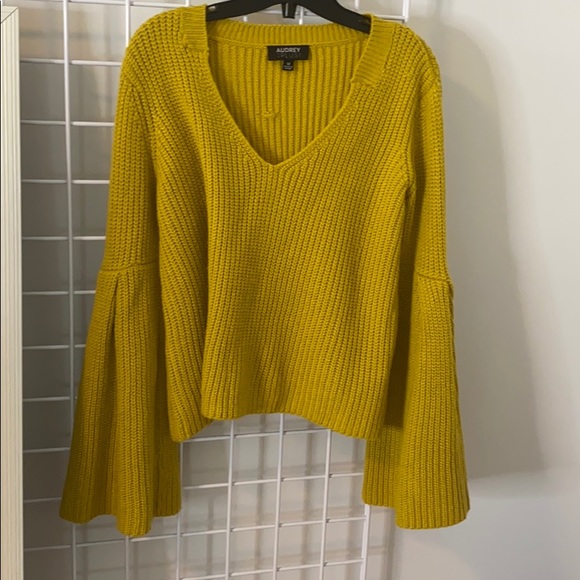 Audrey 3+1 Sweaters - Golden bell sleeve sweater